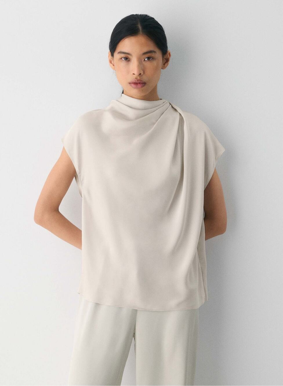 Aritzia Babaton Nominee Satin Blouse S Matte Pearl